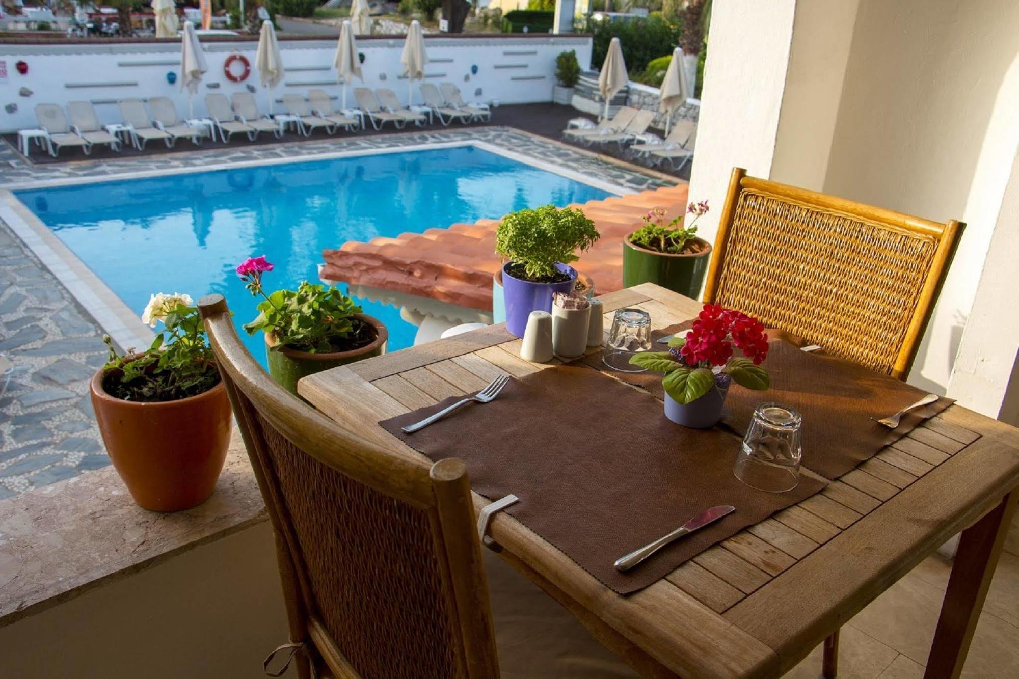 Casa & Blanca Hotel (Adults Only) İçmeler Buitenkant foto